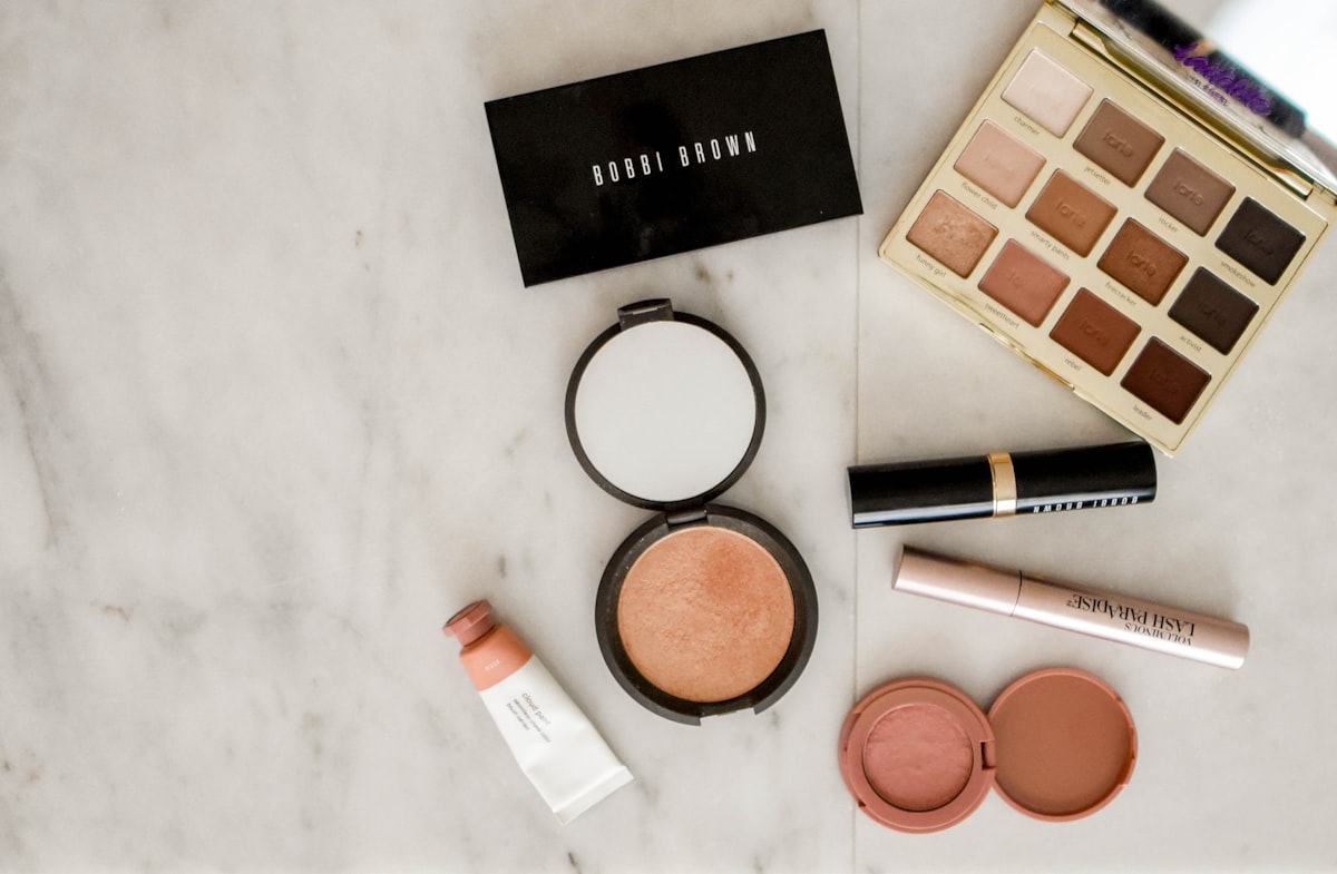 Mejor Iluminador Facial 2025: Los 10 Que Realmente Dan Glow